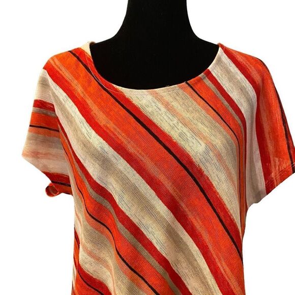 Chico’s MulticolorAsymmetrical Hem Short Sleeve Top Size Medium - Picture 2 of 13